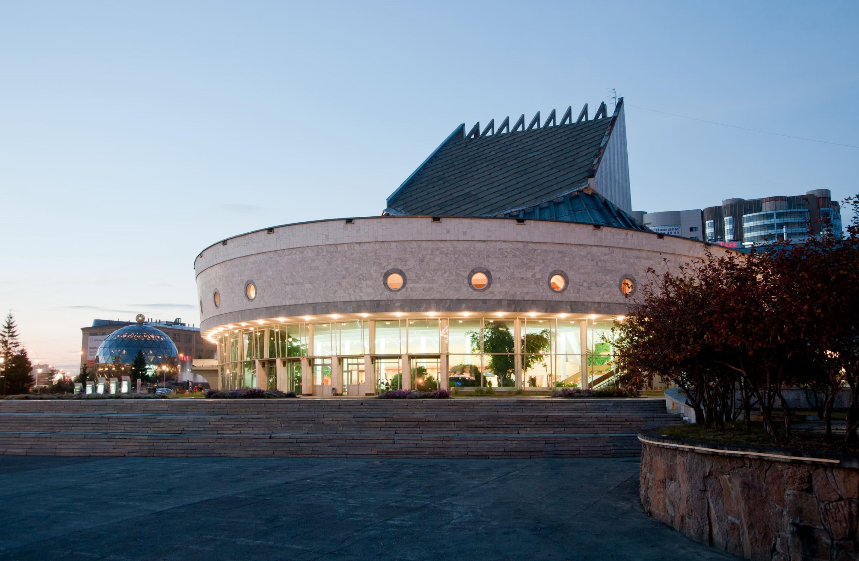 Спектакль «Есенин. Интервью с самим собой»