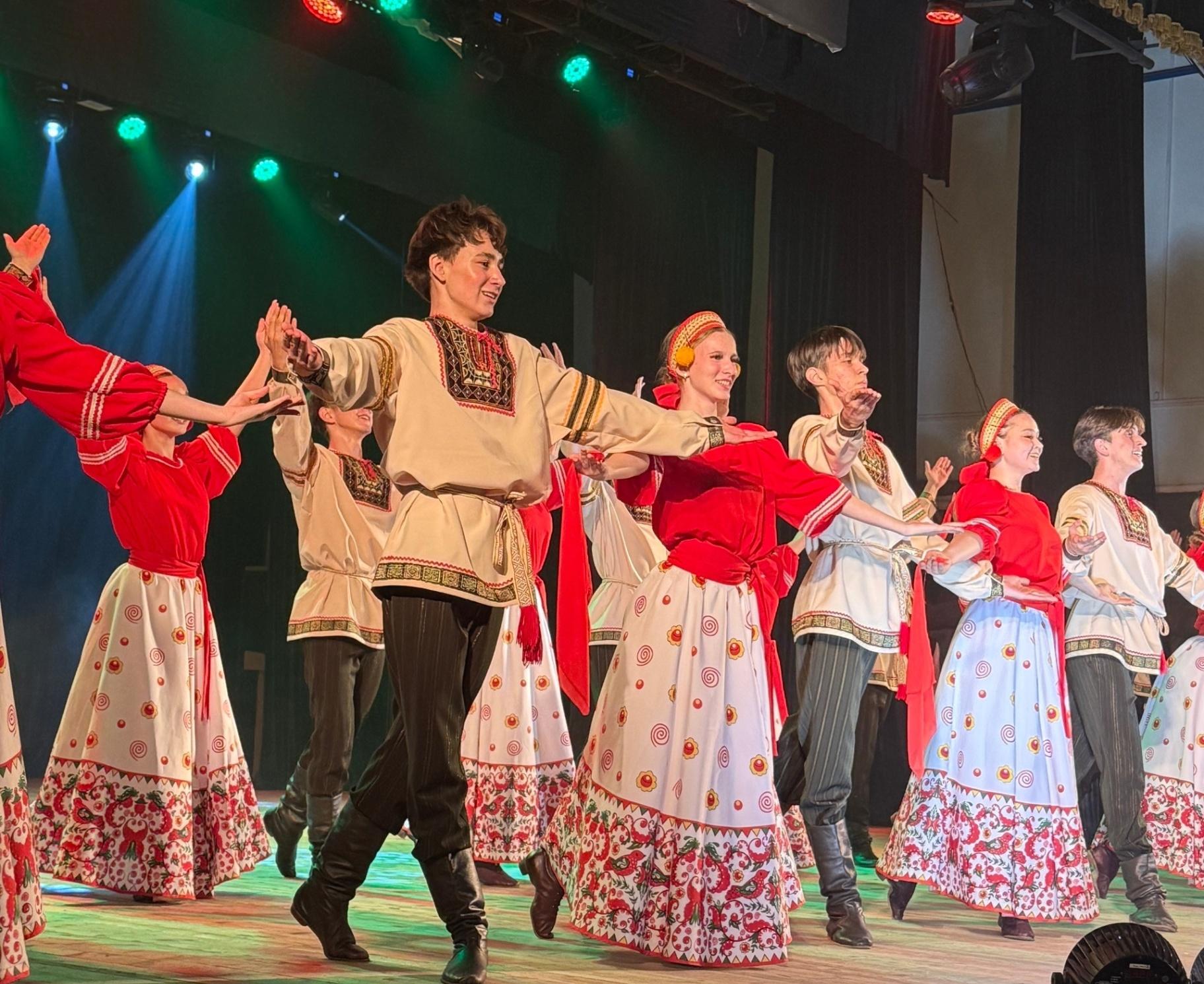 Музыкальная тематическая программа «Вместе – Россия!»