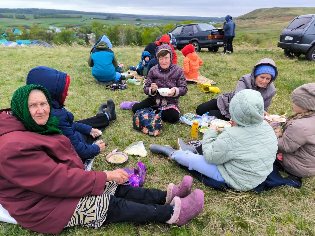 Народные гуляния. Проводы Пасхи на горе Айкай «Айкай веран»