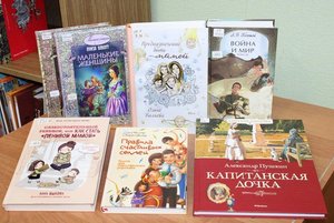 Выставка «Великое слово – мама»