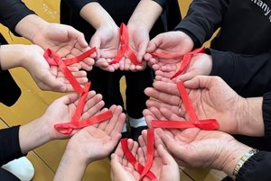Акция «Красная ленточка-символ борьбы со СПИДом»