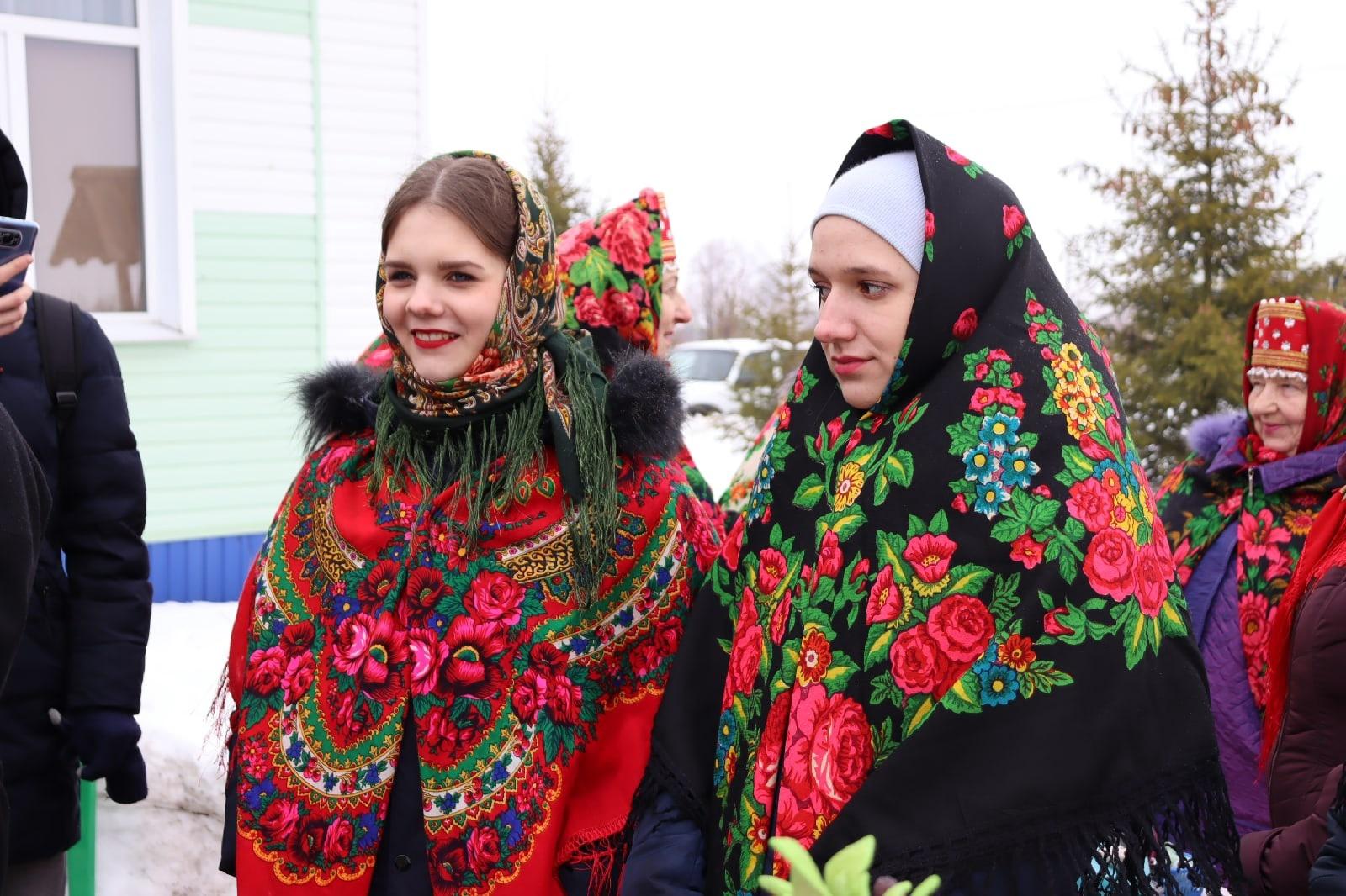 Программа «Русский костюм»