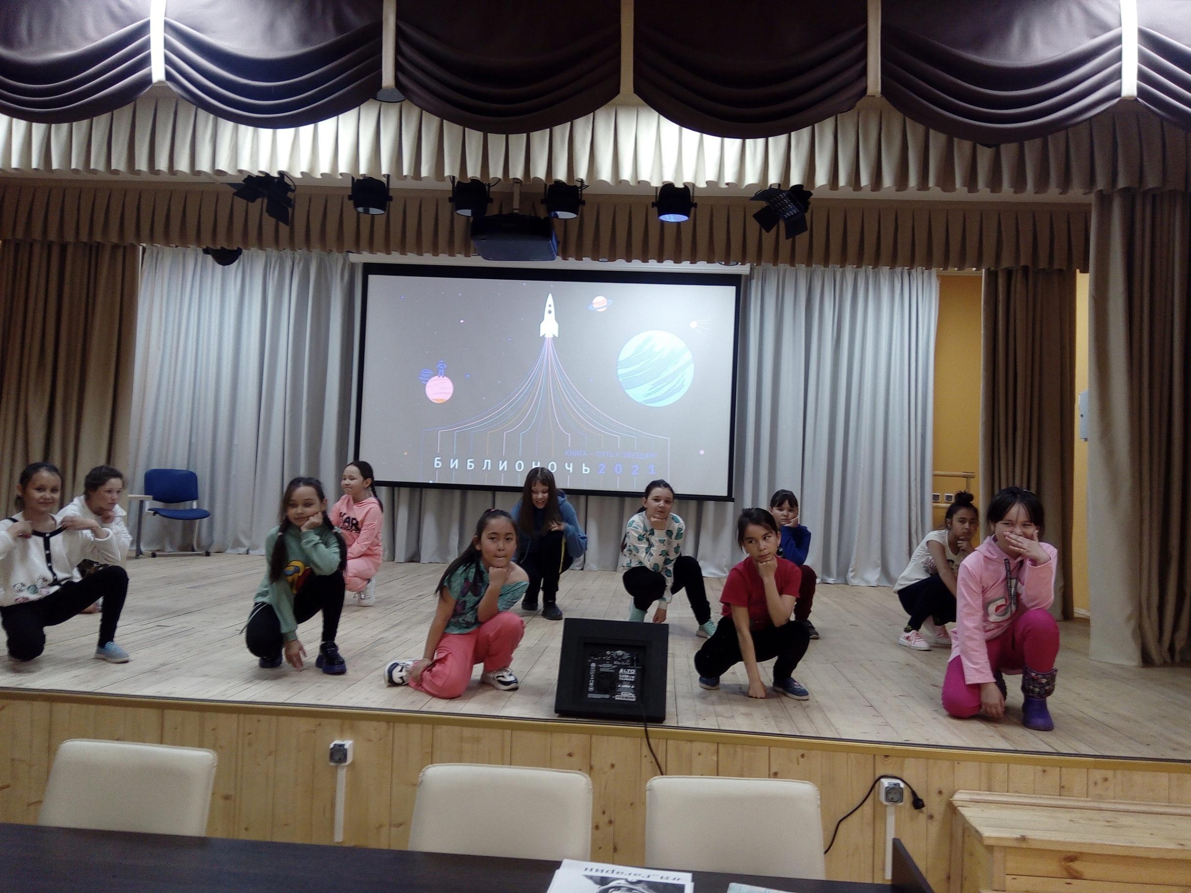 Информ-досье «Навеки будут вместе Гагарин и апрель»