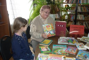 Книжная выставка«Волшебная кисть»