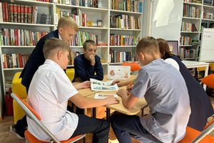 Познавательная страничка «Кто рисует книги?»