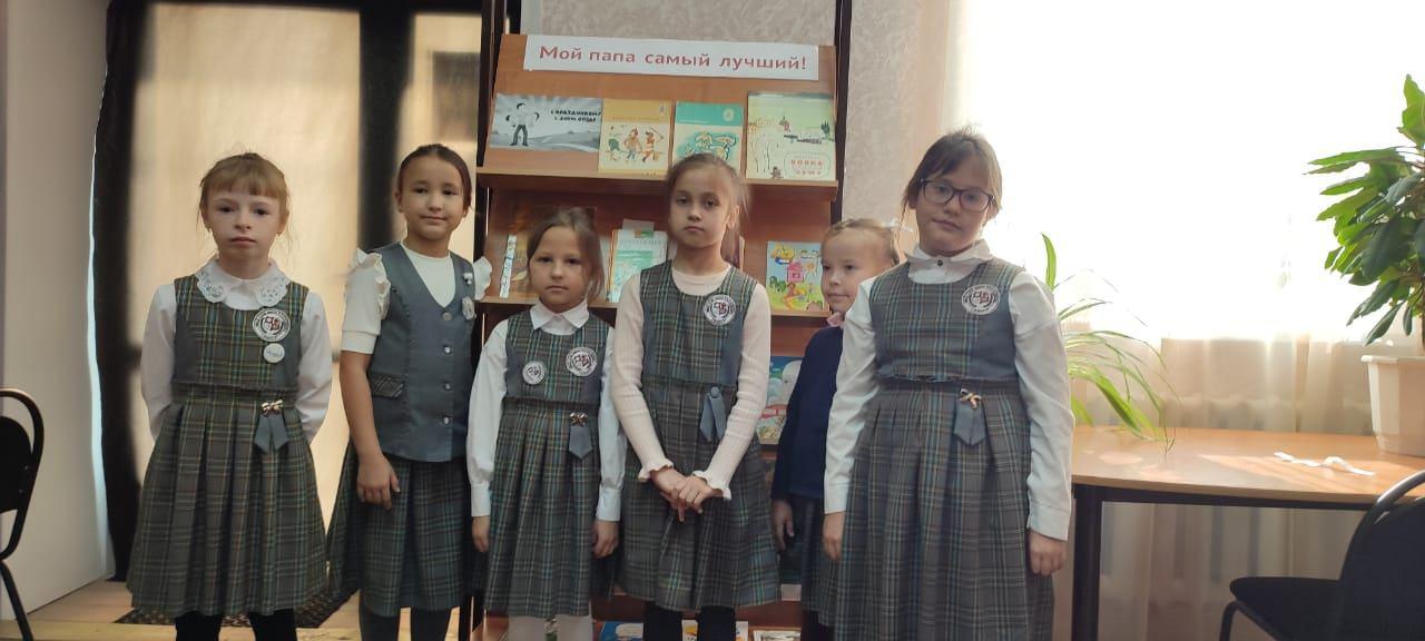 Патриотический час«Три цвета на фоне истории».