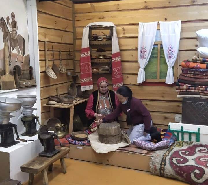 «Үткәннәргә бер караш»