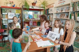 Обзор книжной выставки «Крылатый слова звук…»