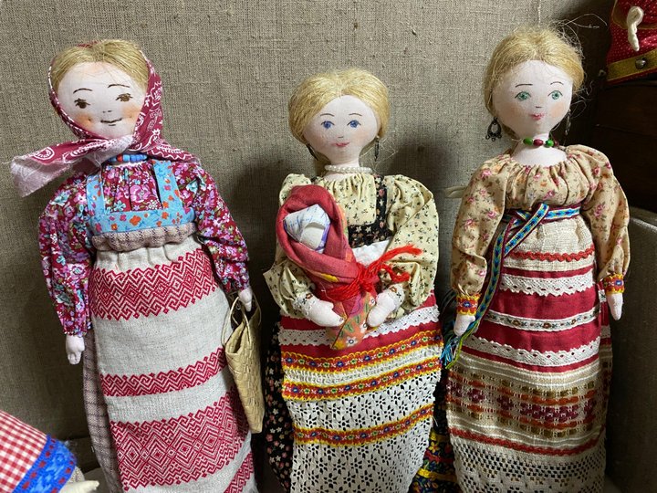 Выставка «Такие разные куклы»