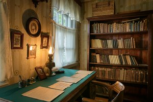 Выставка «В гостях у Успенского»