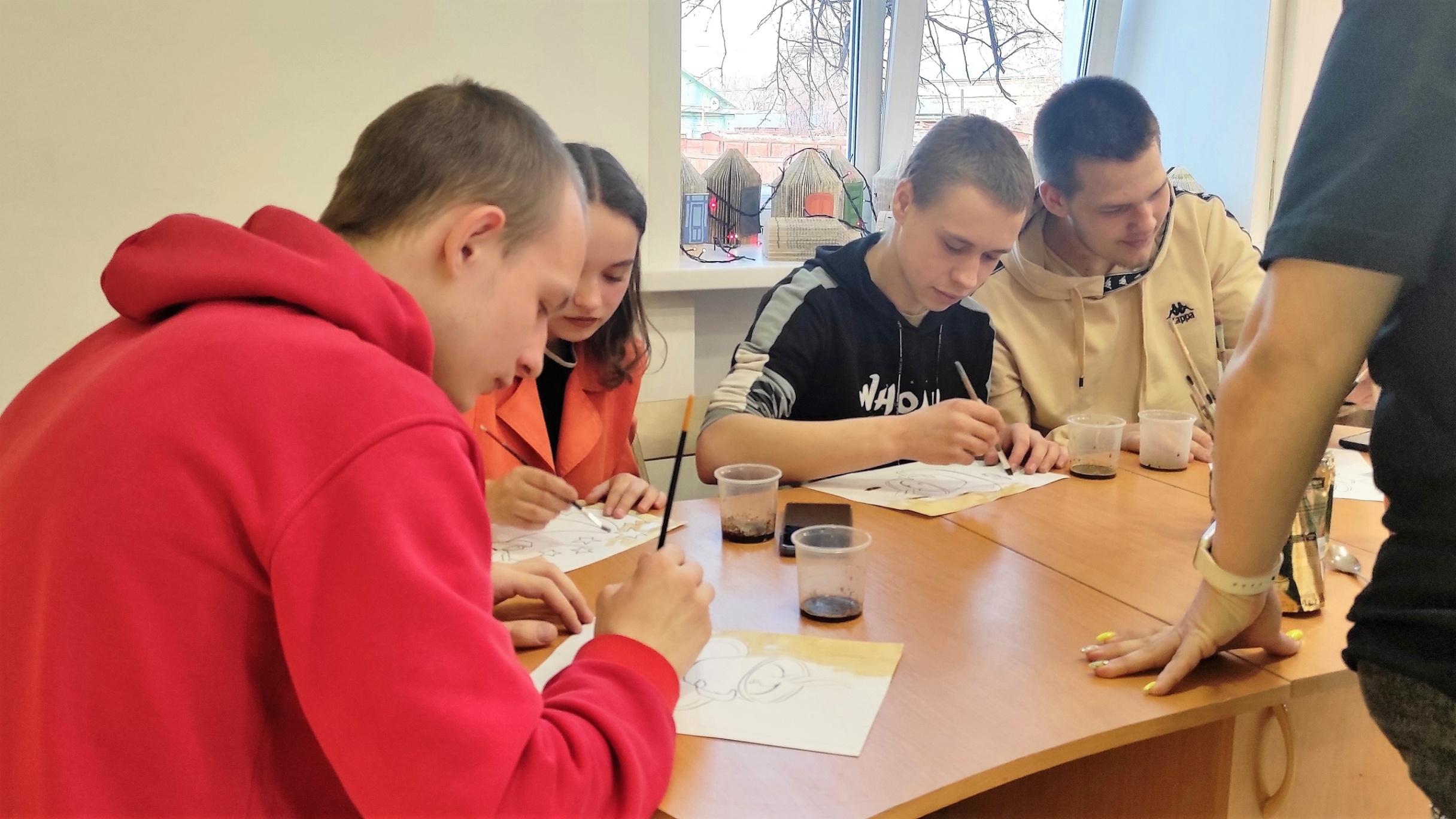 Интерактивная лекция «Искусство плаката: символы и образы»