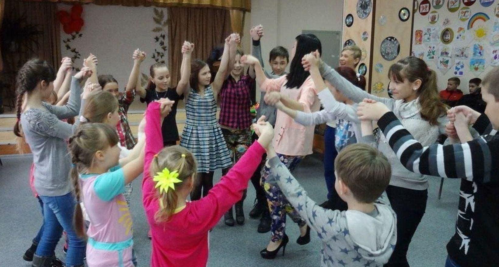 «И слышен звонкий смех»