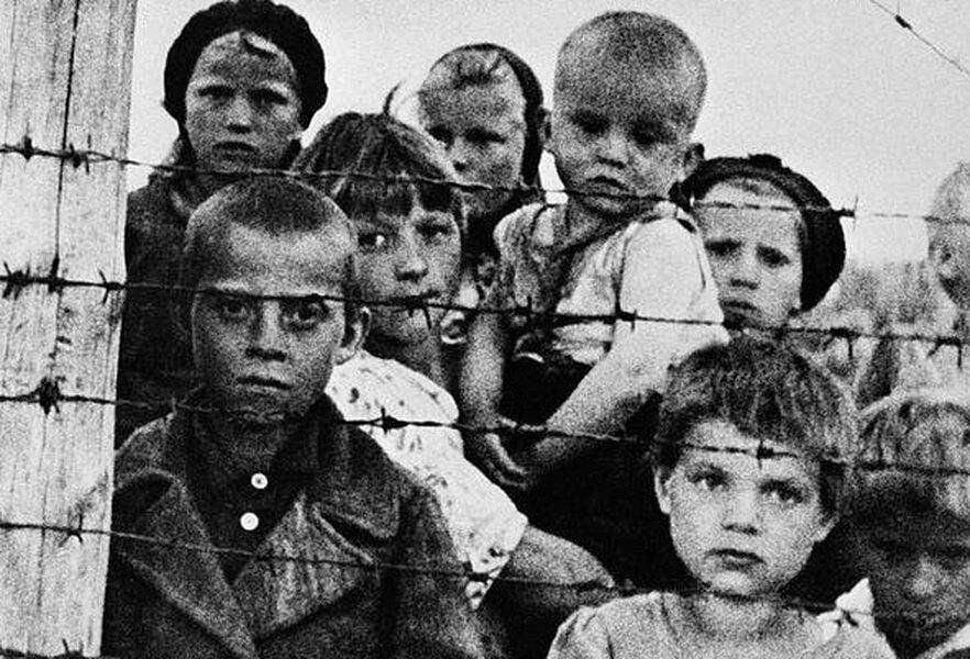 «Пока живём, мы помним» - час истории об узниках концлагерей.