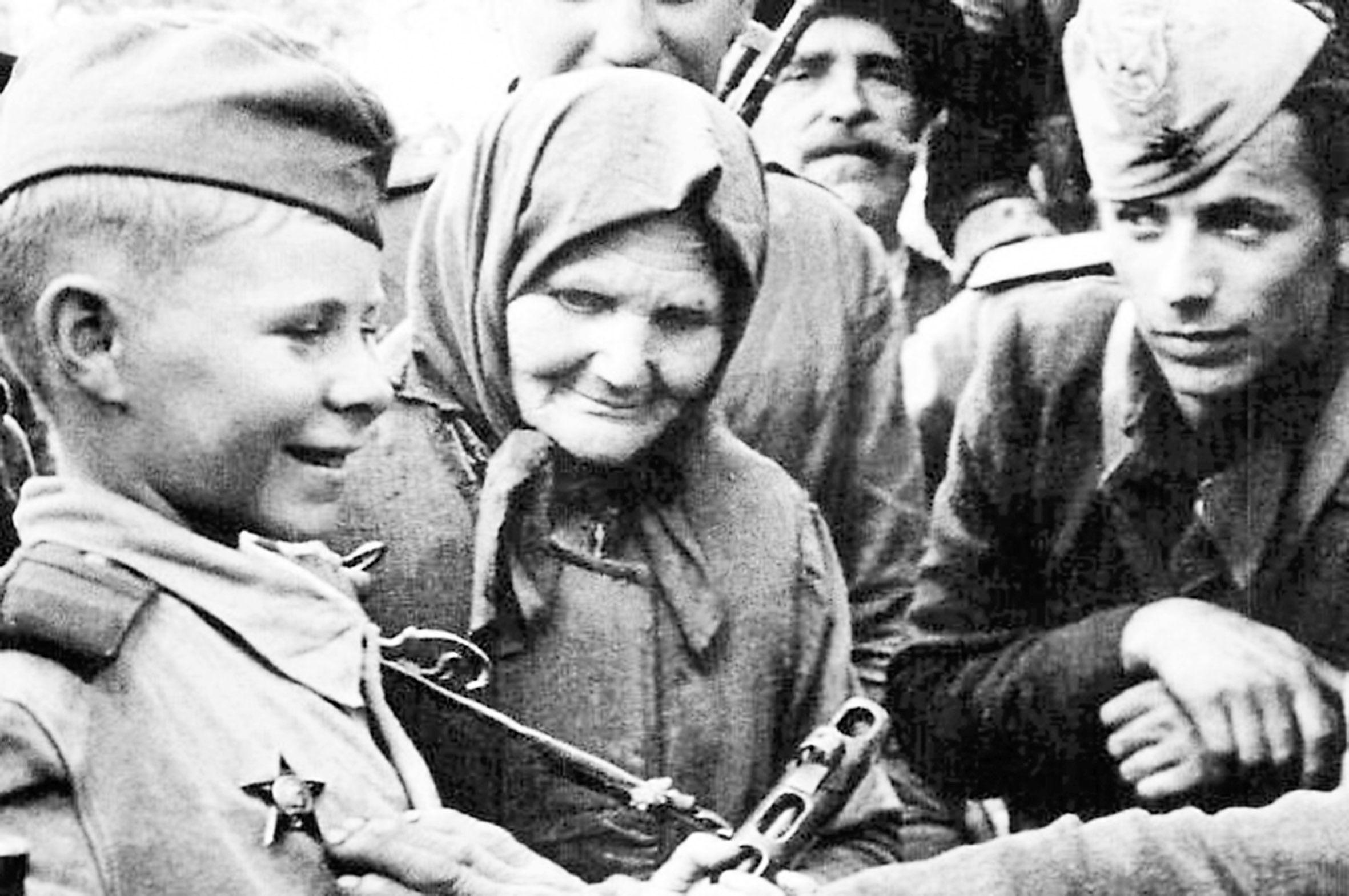 Военный спектакль «Жизнь вопреки»