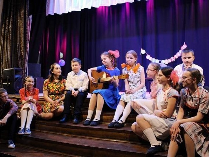 театральное искусство дети. театр для подростков. детский театр здание. самодеятельный театр. городской дом культуры белая холуница.