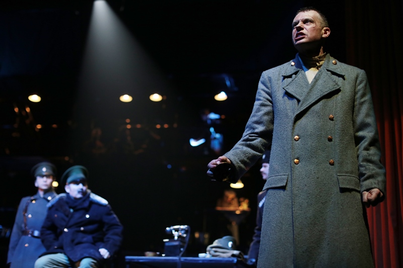 Спектакль «Бег»