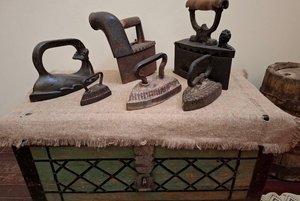 Выставка «Путешествие от рубеля до утюга»