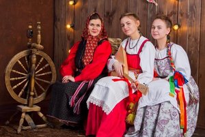 Интеллектуально-познавательная игра «Путешествие в страну русских традиций»