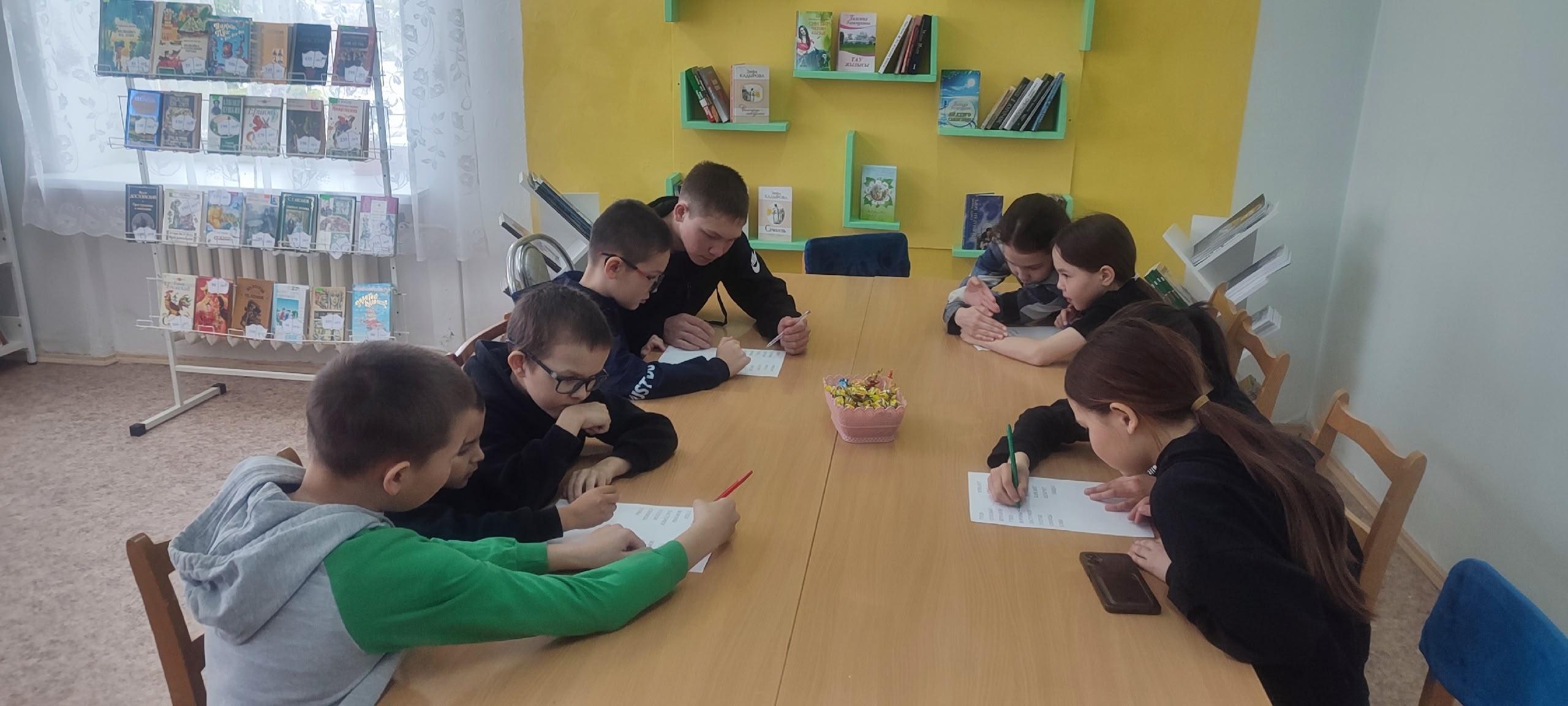 Круглый стол «Жизнь прекрасна! Не потрать её напрасно» по профилактике вредных привычек