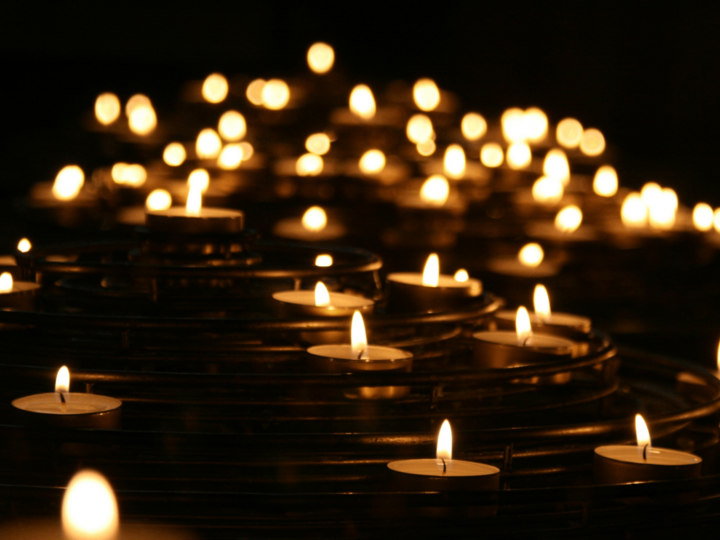 Трагикомедия «При чужих свечах»