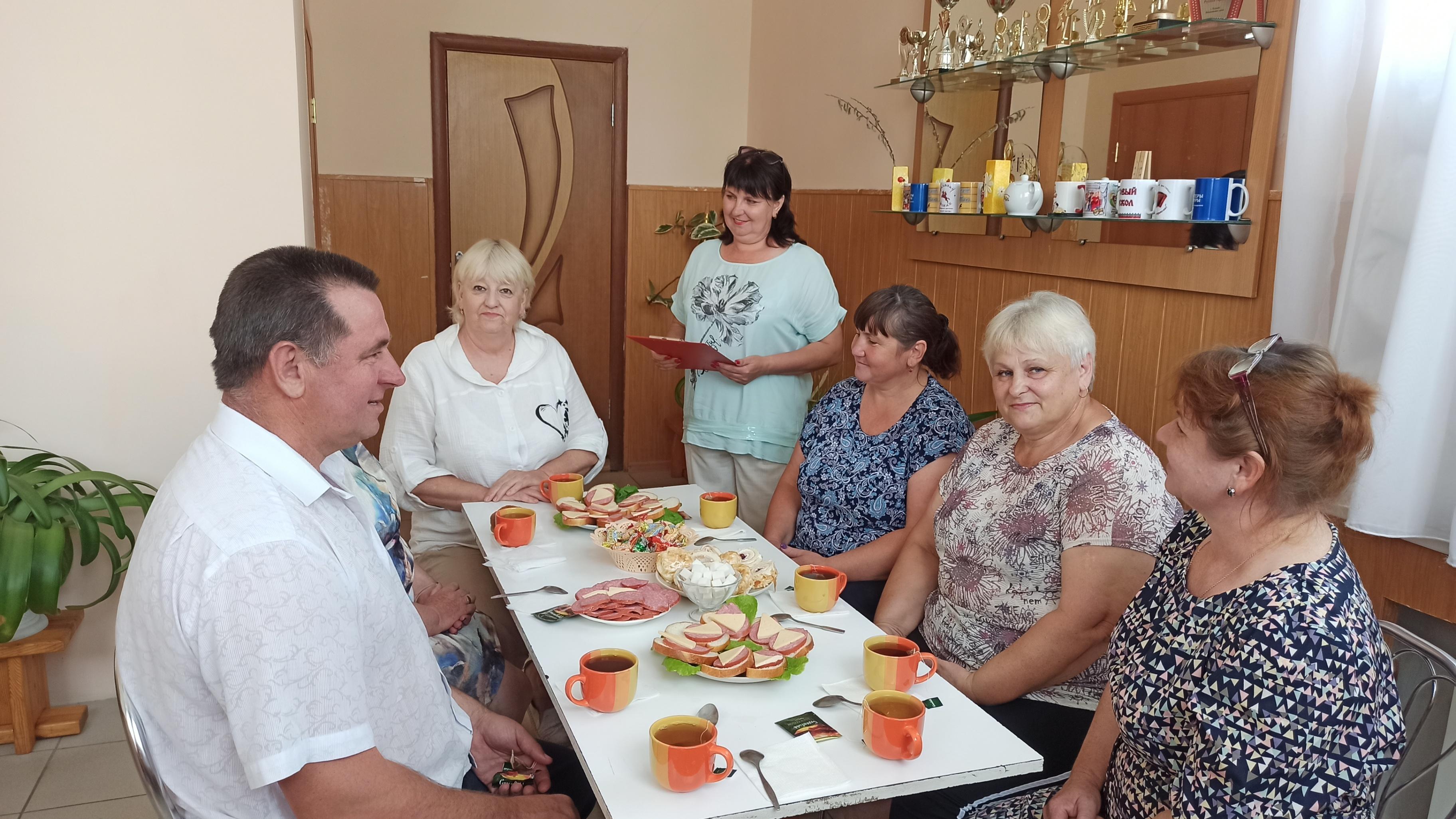 Развлекательная программа «Посидим за самоваром»
