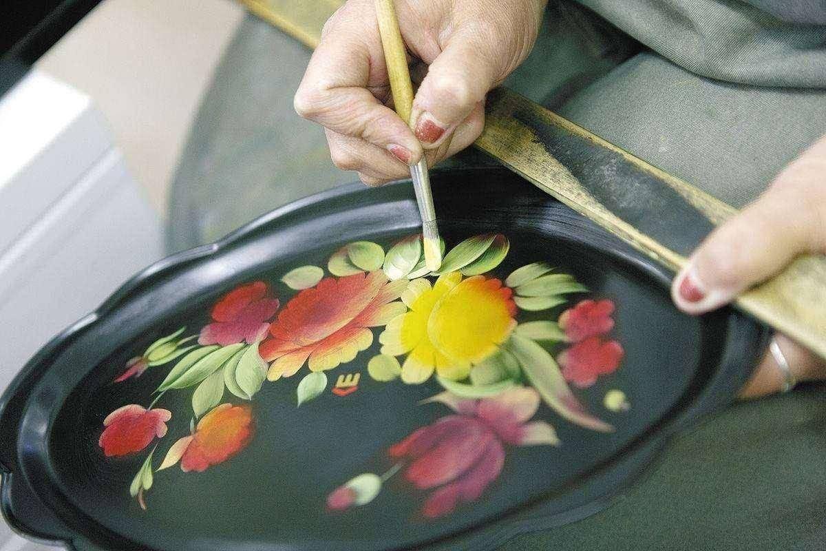 Мастер-класс «Вместе творим: семейный мастер‑класс по жостовской росписи»