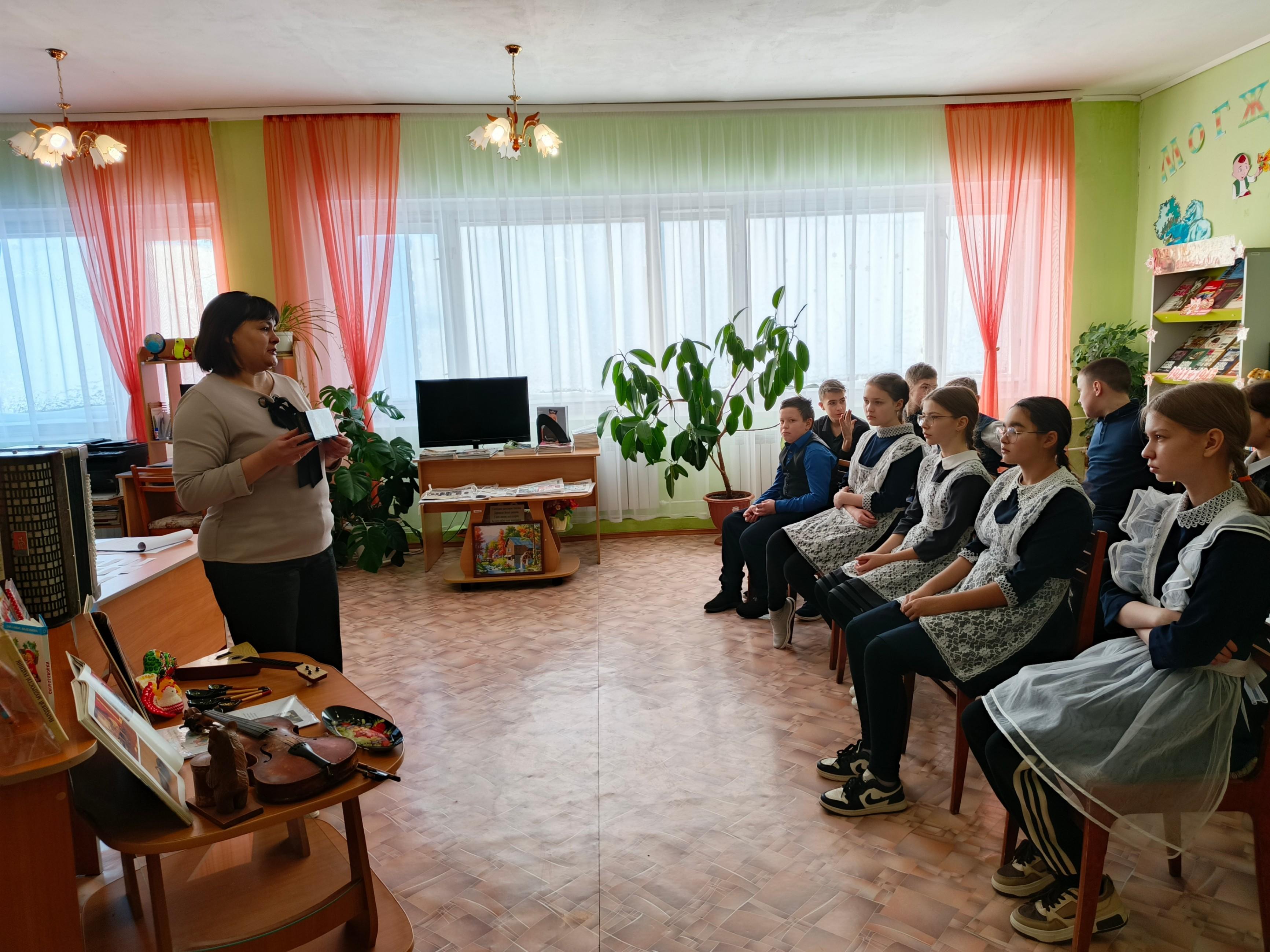 Историко-патриотический час «В жизни есть место подвигу»