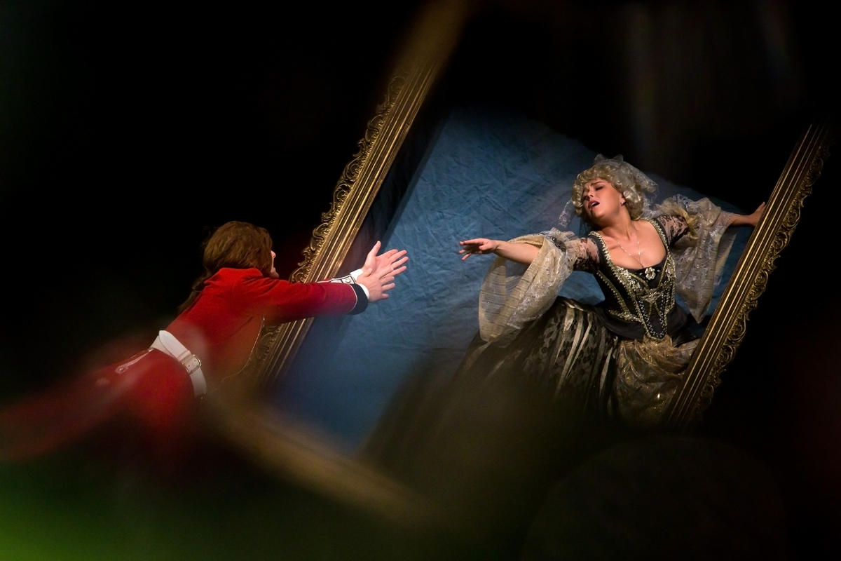 Спектакль «Стакан воды»