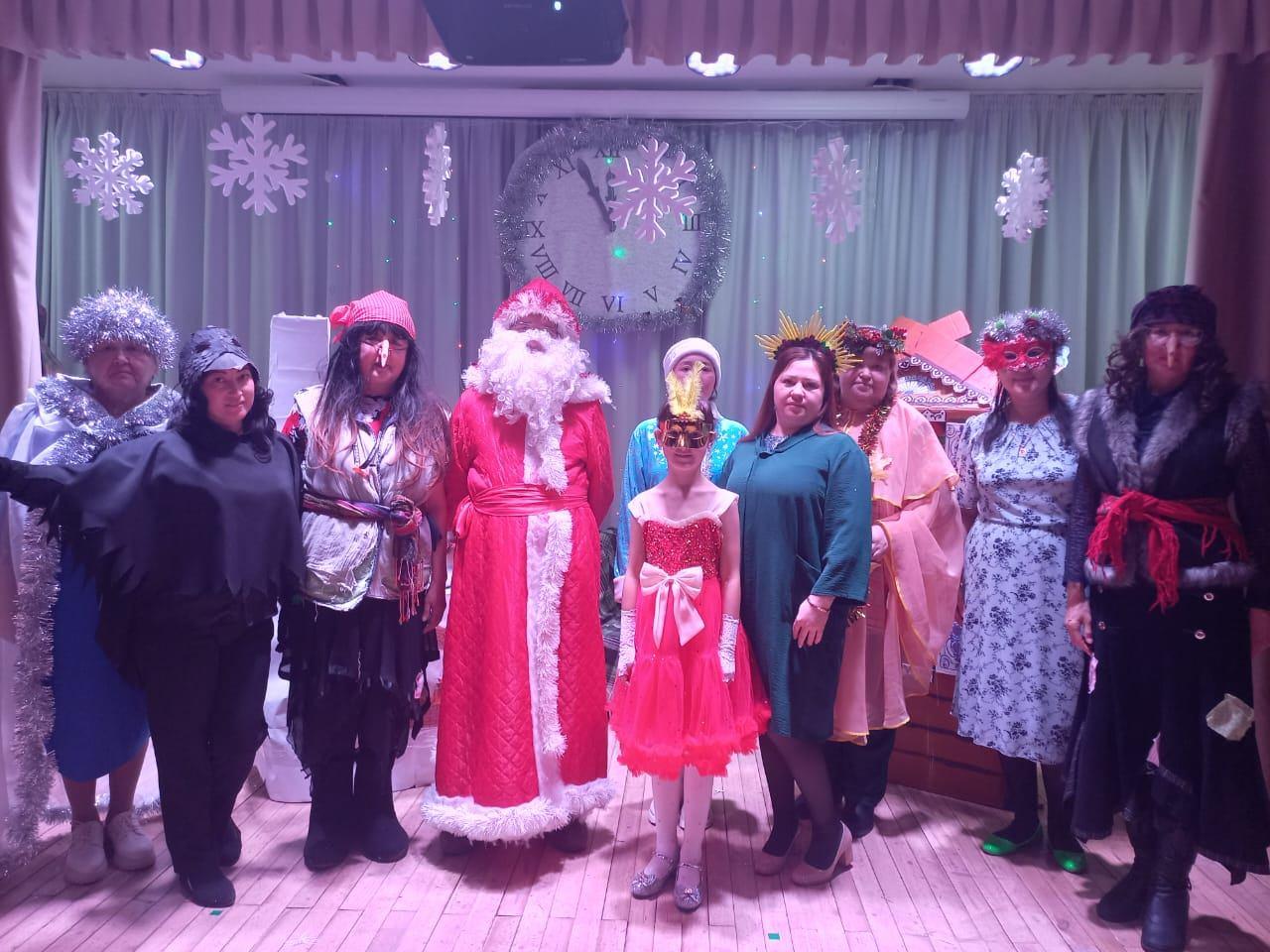 Театрализованное представление «Новогодние приключения Буратино».