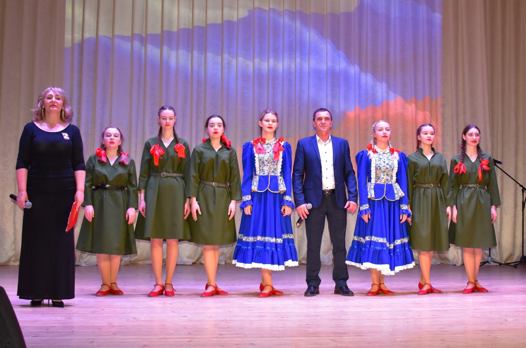 Программа «Песни, рожденные сердцем»
