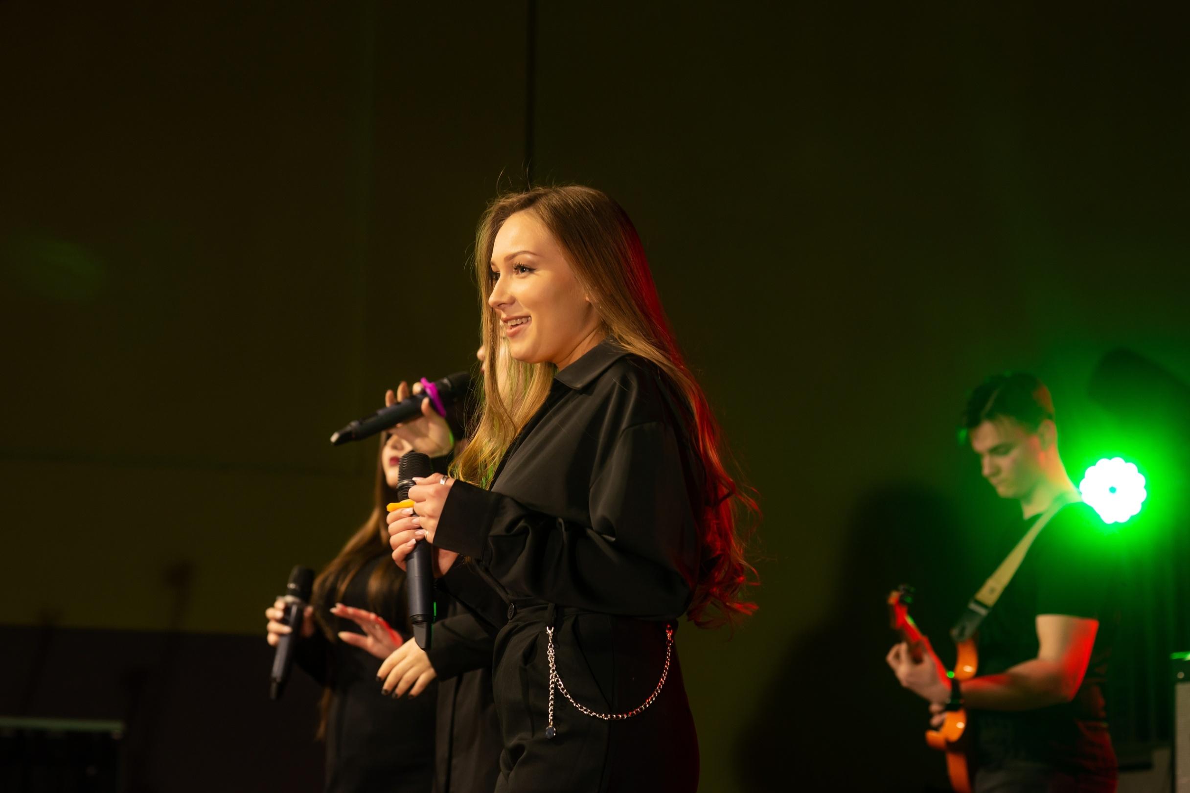 Отчетный концерт школы вокала Марины Корниенко «Живой звук»