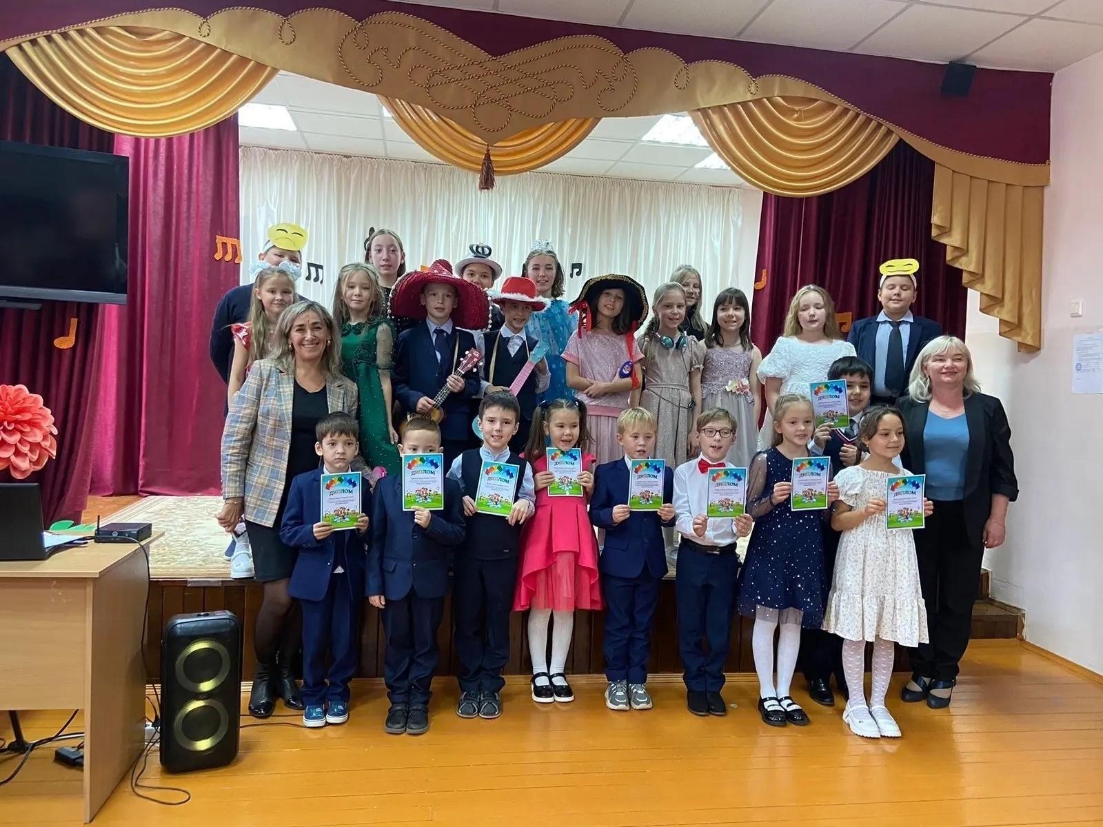 Школьный конкурс «Музыкальная карусель»