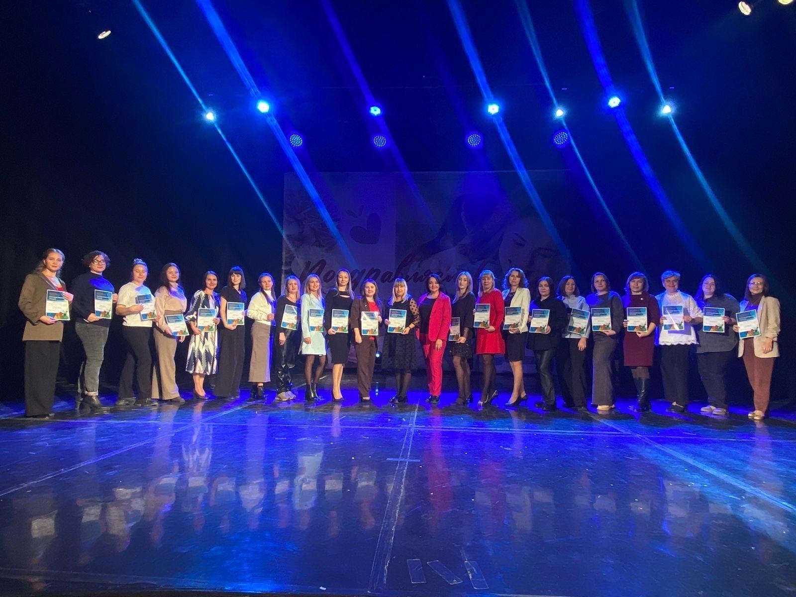 Весь мир начинается с мамы