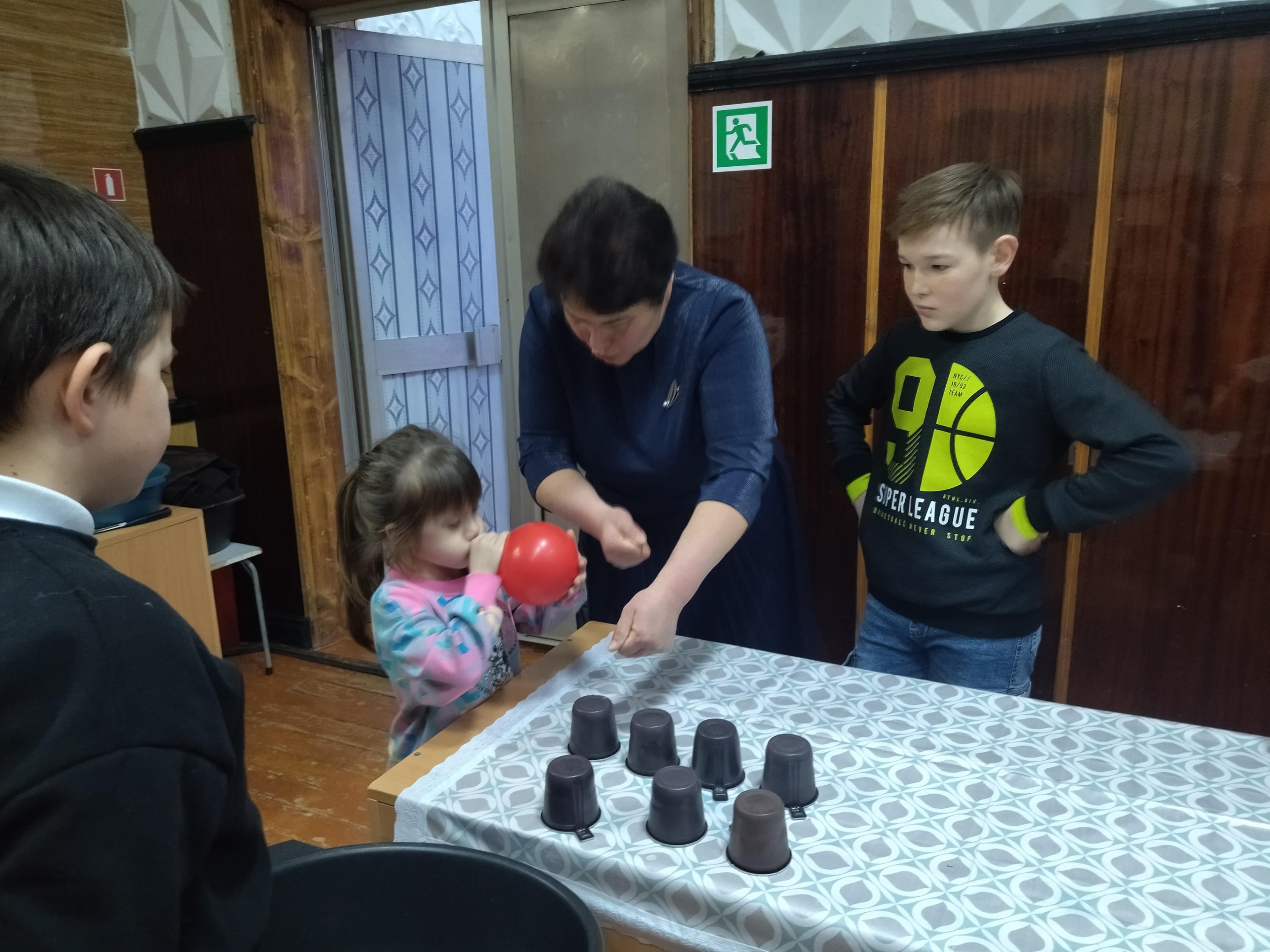 Родительская гостиная - настольные игры с детьми, родителями, общение и отдых