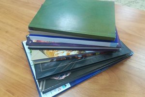 Книжная выставка «Весенний книжный букет»