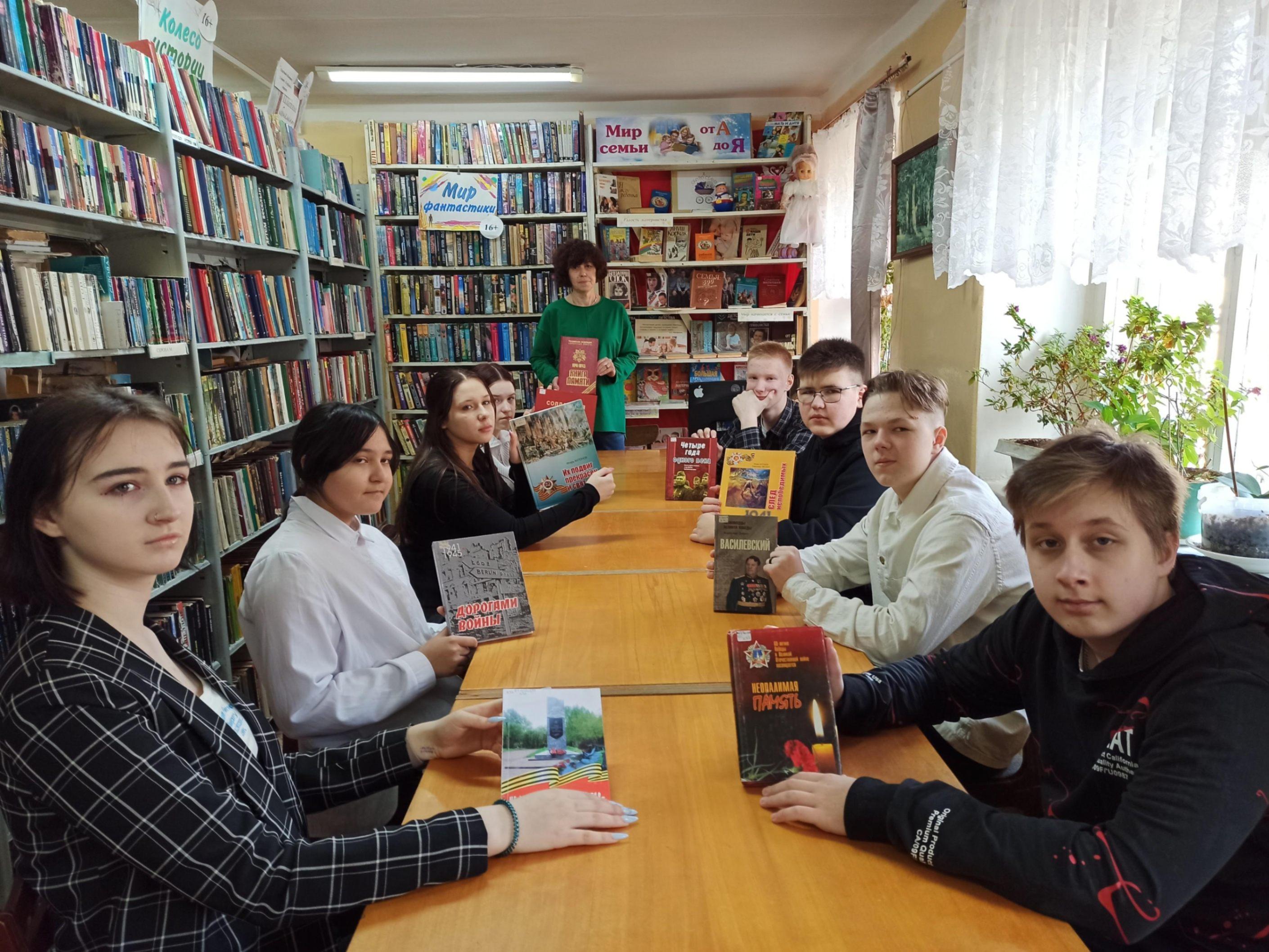 «Пройдись по историческим местам, и возле памятника в тишине постой!»