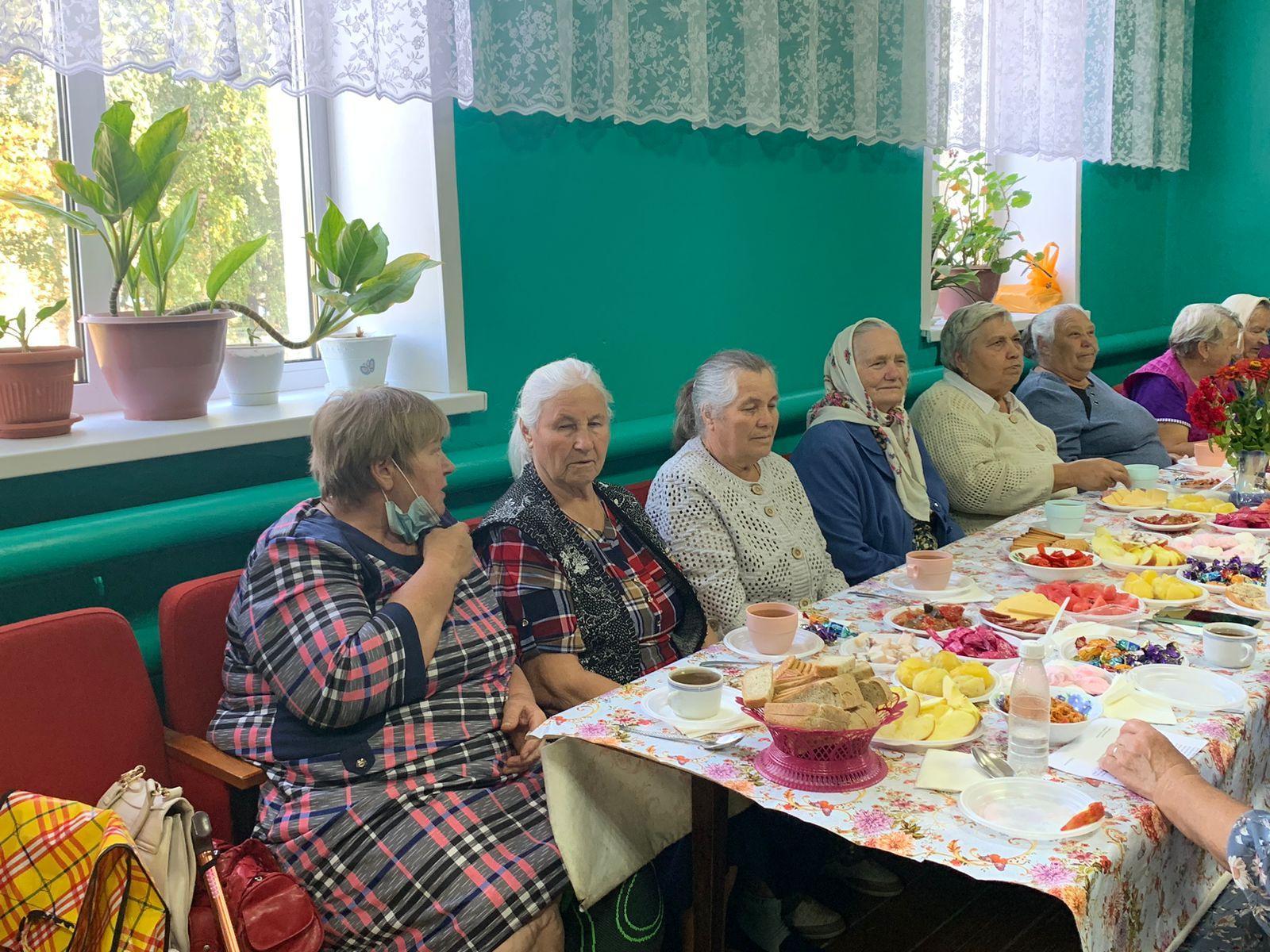 «Пасхальные мотивы!»- встречи за чаем с куличом для старшего поколения.