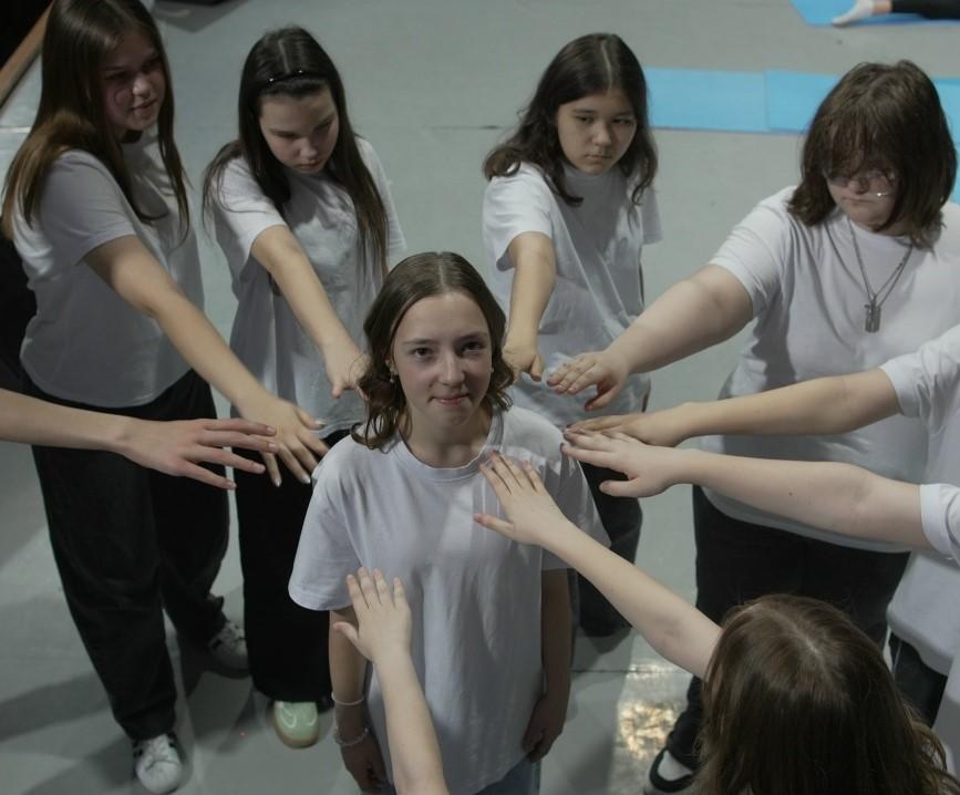 Спектакль «Нити, связавшие время»