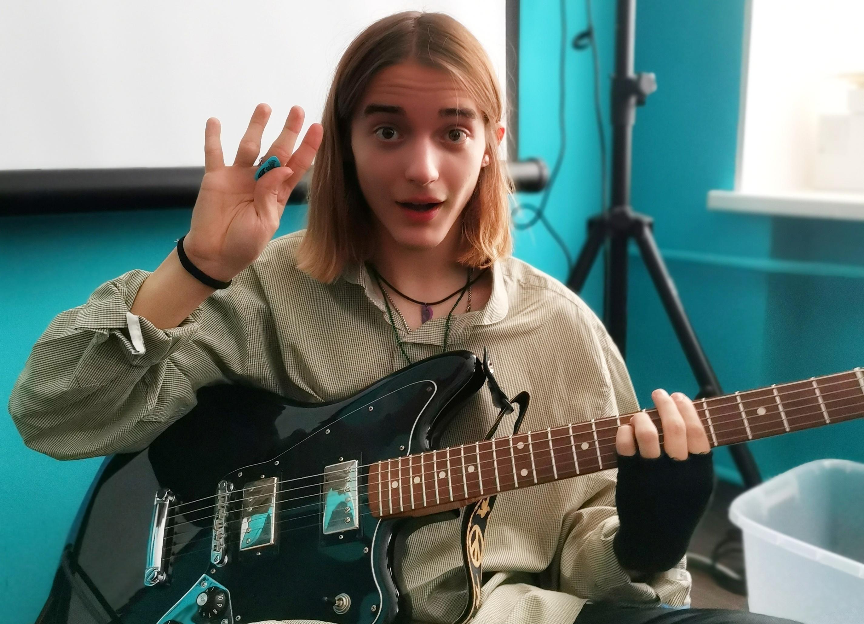 Концерт-квартирник «На одной волне»