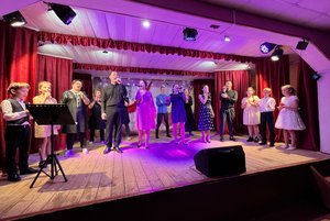 Концертная программа «Праздник весны, цветов и любви»