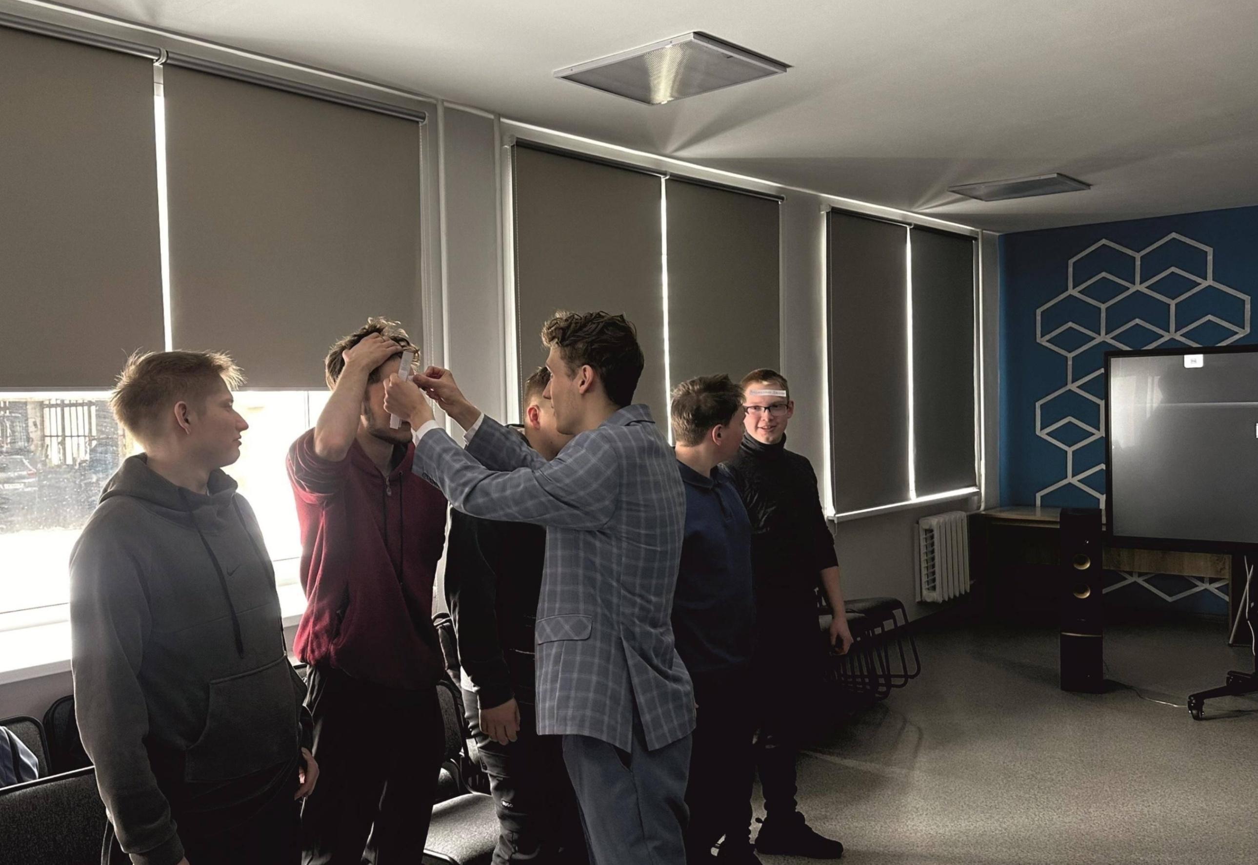 Творческий вечер в темноте «Лаборатория ощущений»