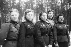 Выставка «Не женщины придумали войну»