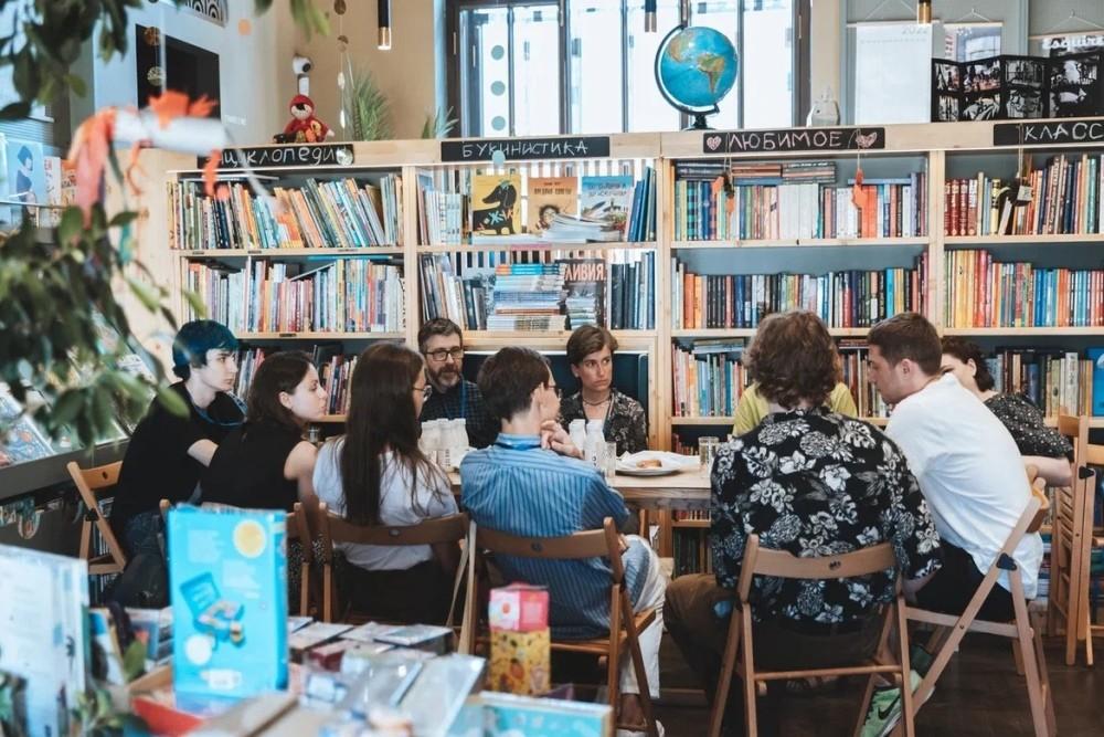 Информационный час «Книжный своп»