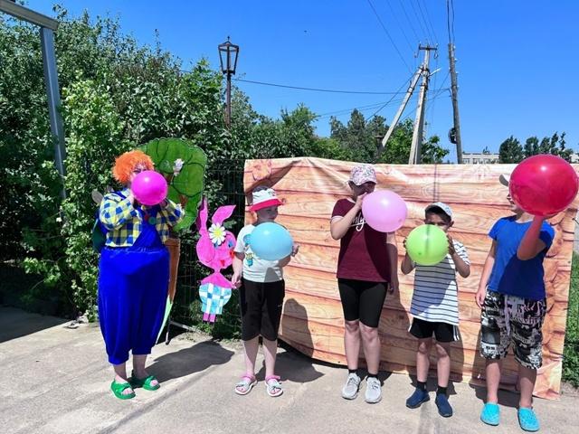 Праздничная программа«Детство золотое»