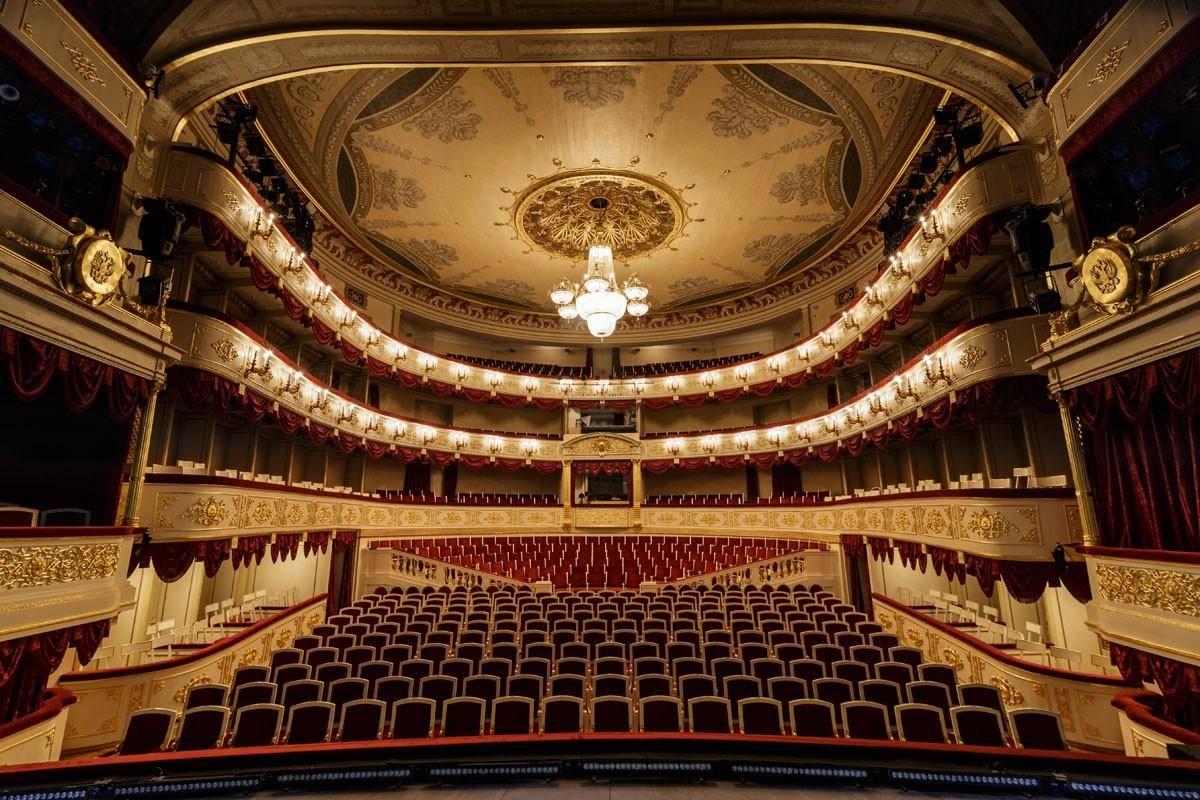 Программа «Путешествие по театрам России»