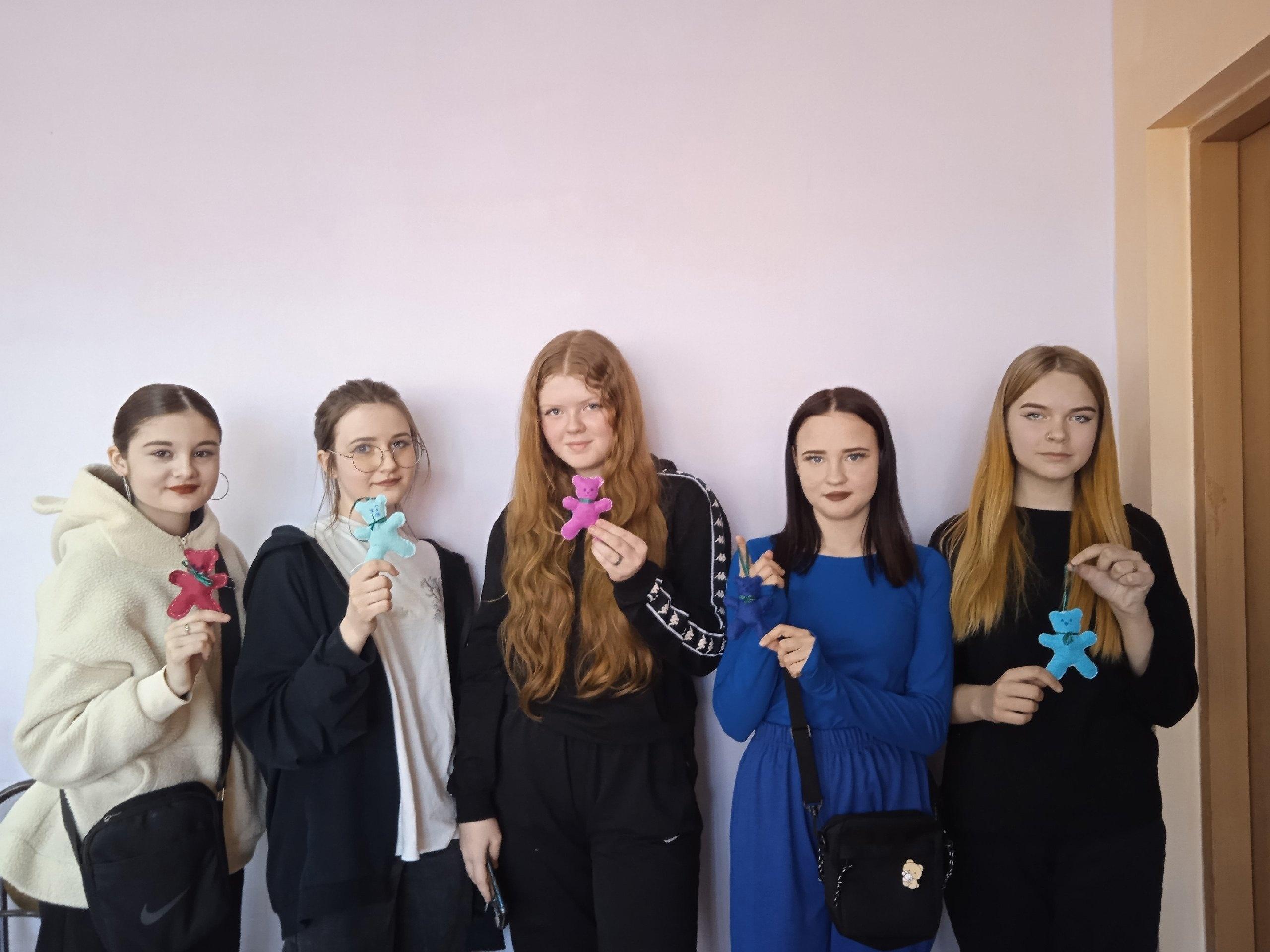 Мастер-класс «Цветы из фоамирана»