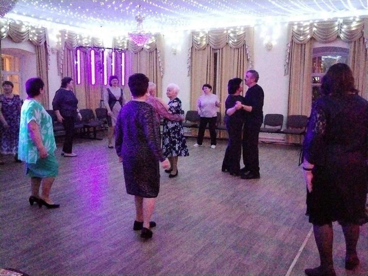 Танцевальный вечер «Музыка на все времена»