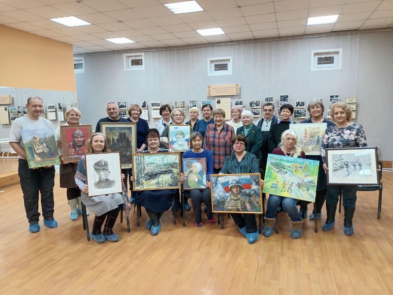 Выставка рисунков «Моя семья» к Международному дню семьи