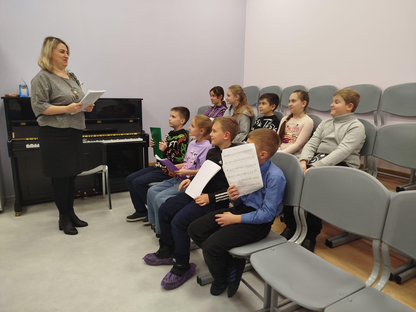 Лекция «Всенародно любимый поэт - песенник»