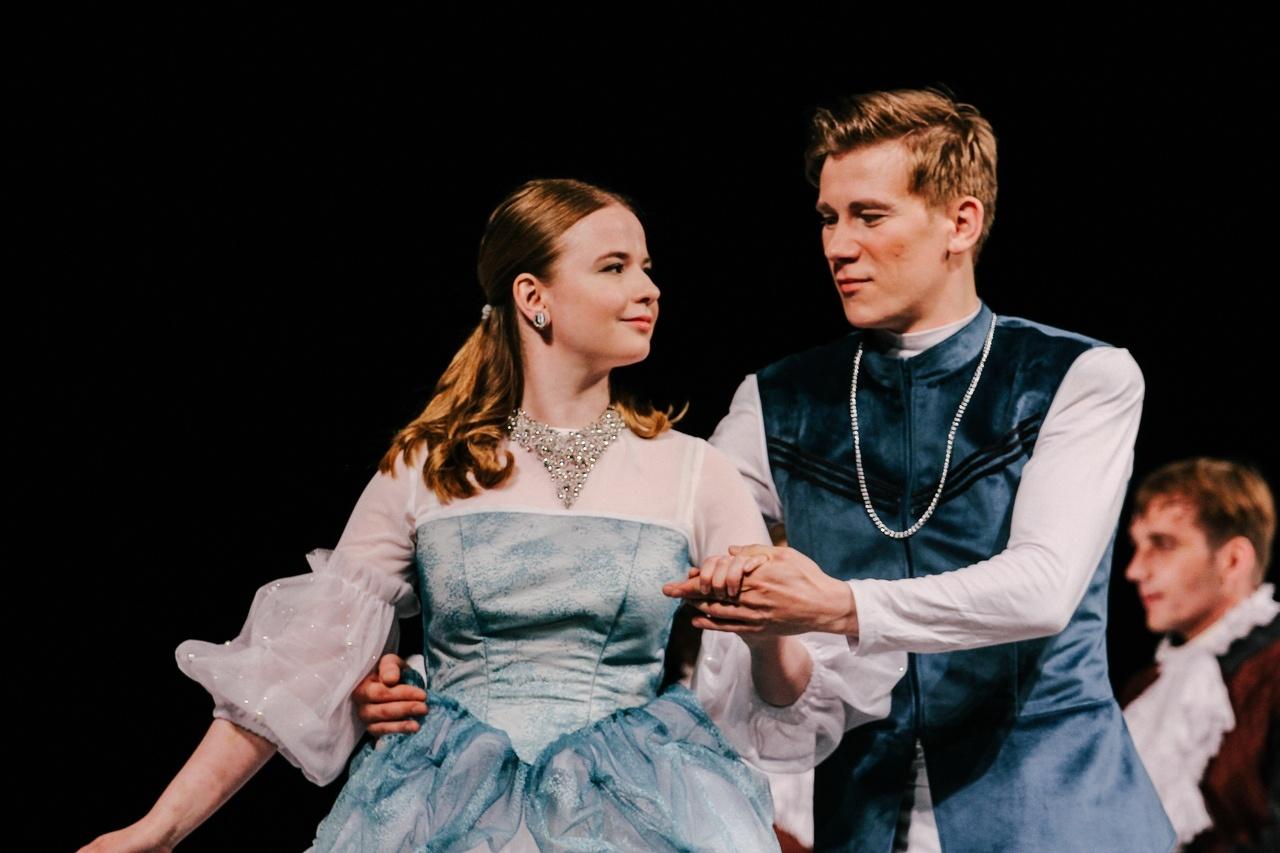 Спектакль «Zолушка»